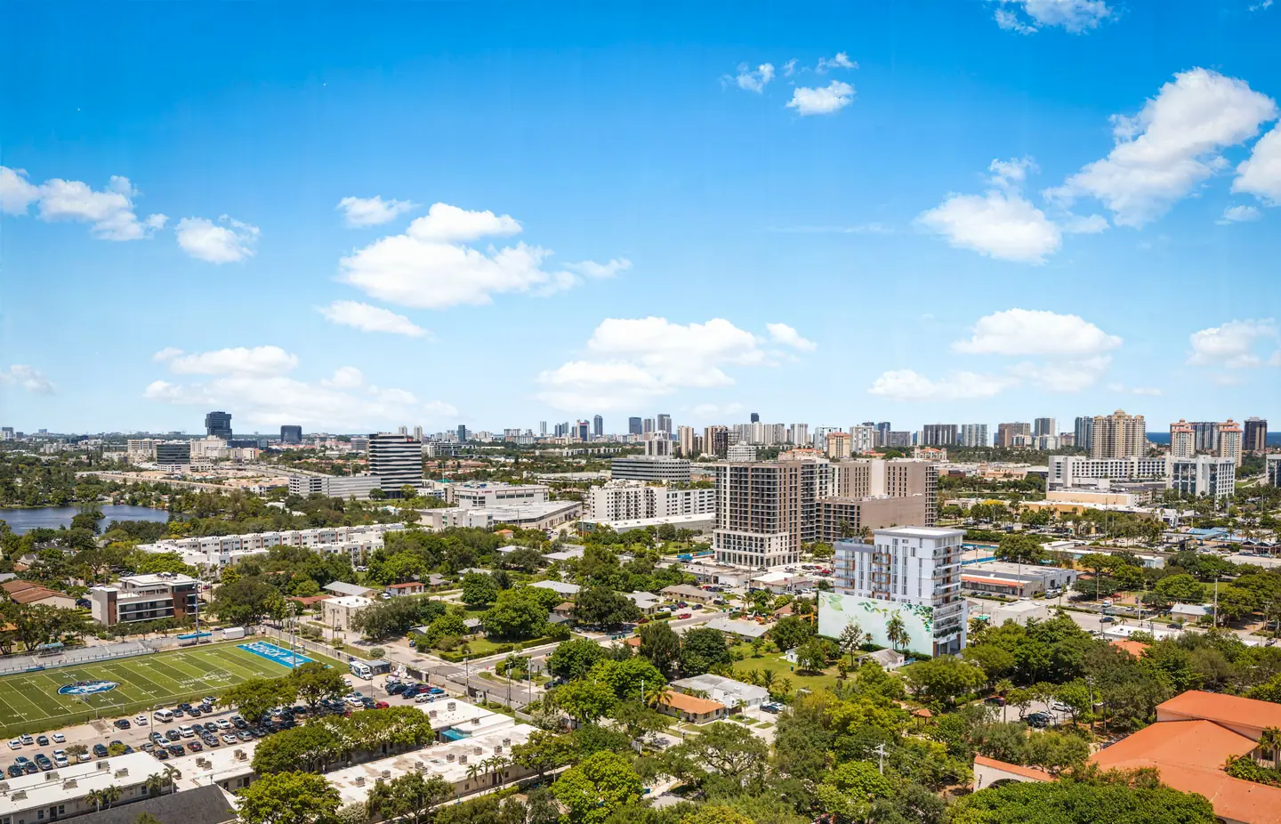 Vista aérea de Eden Residences y Ojus, Miami